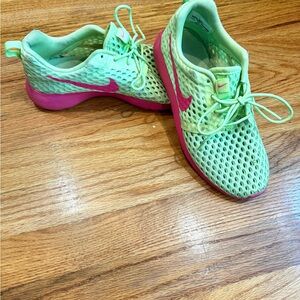 Nike Mint and Fuchsia Mesh Sneakers